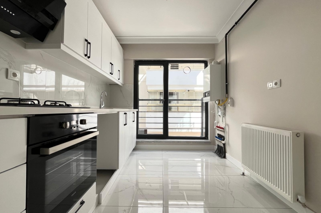 TANER MALLI 2+1 IŞIK APT